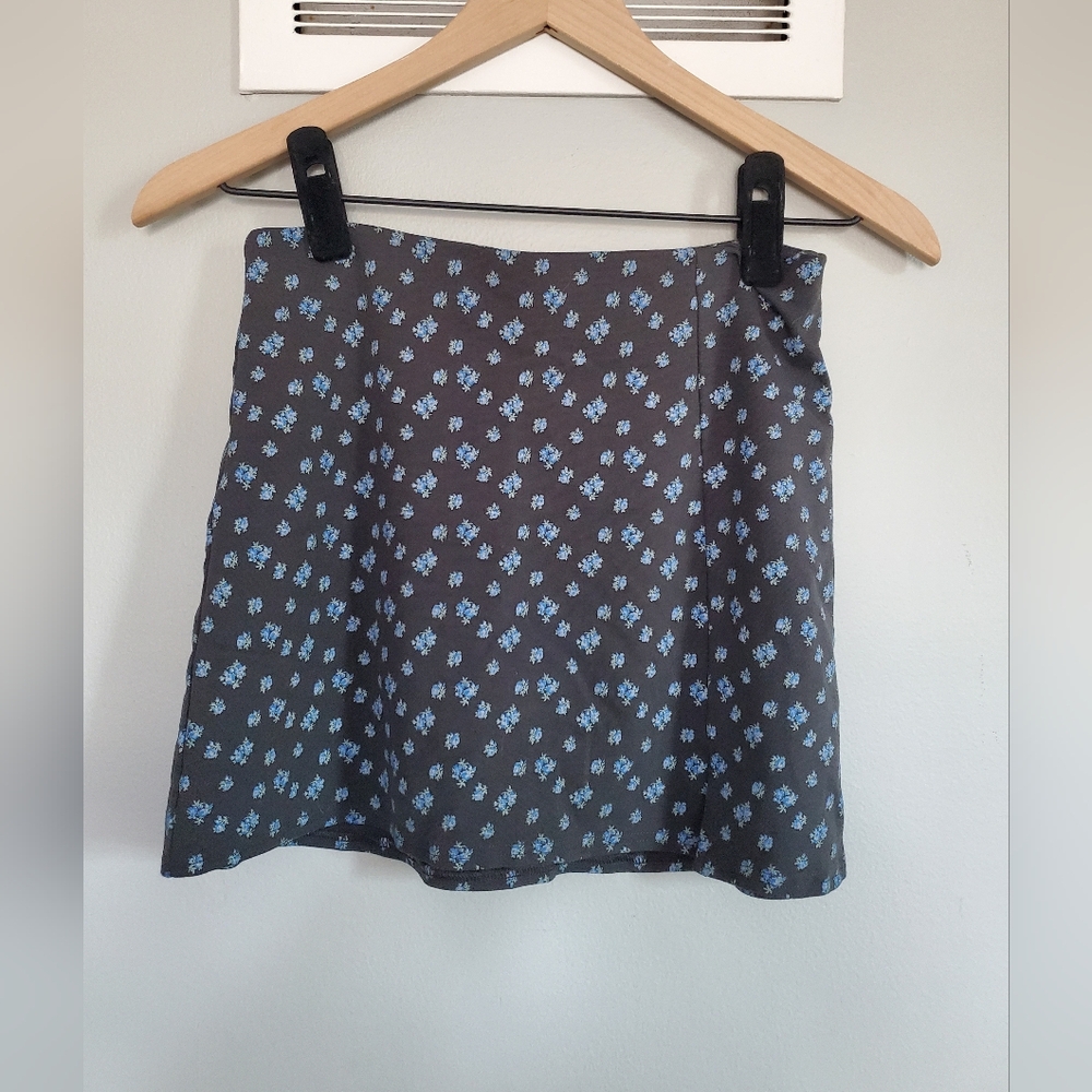 American Eagle Floral Mini Skirt